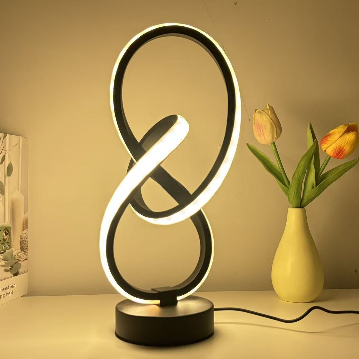 Luminária de Mesa em Espiral de Metal Preto ou Dourado