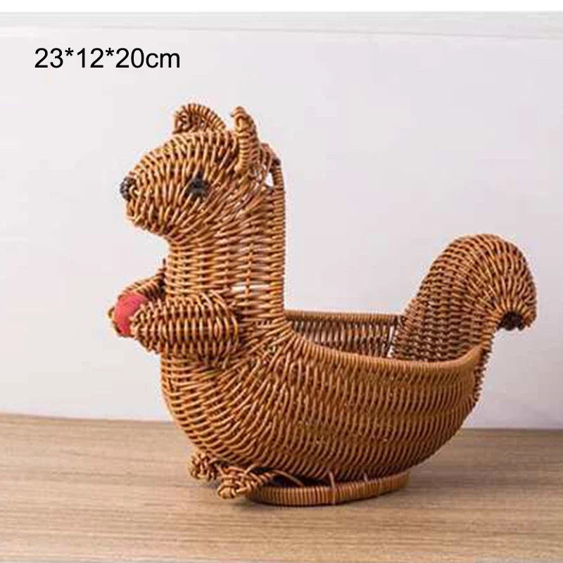 Cesta Decorativa de Rattan em Formato de Bichinho