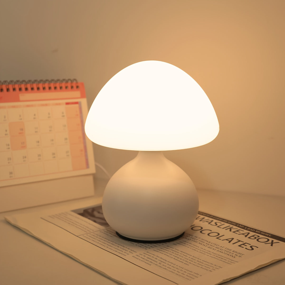 Luminária de Mesa Cogumelo LED com 3 Cores de Luz