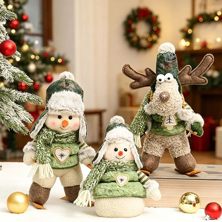 Estatuetas de bonecos de neve verdes para o Natal, decoração de cenas natalinas e enfeites de bonecos que realçam o ambiente, disponíveis em vários estilos, incluindo renas, bonecos de neve e designs de snowboard/esqui, adequados para decorações de férias, vitrines de shoppings e hotéis.
