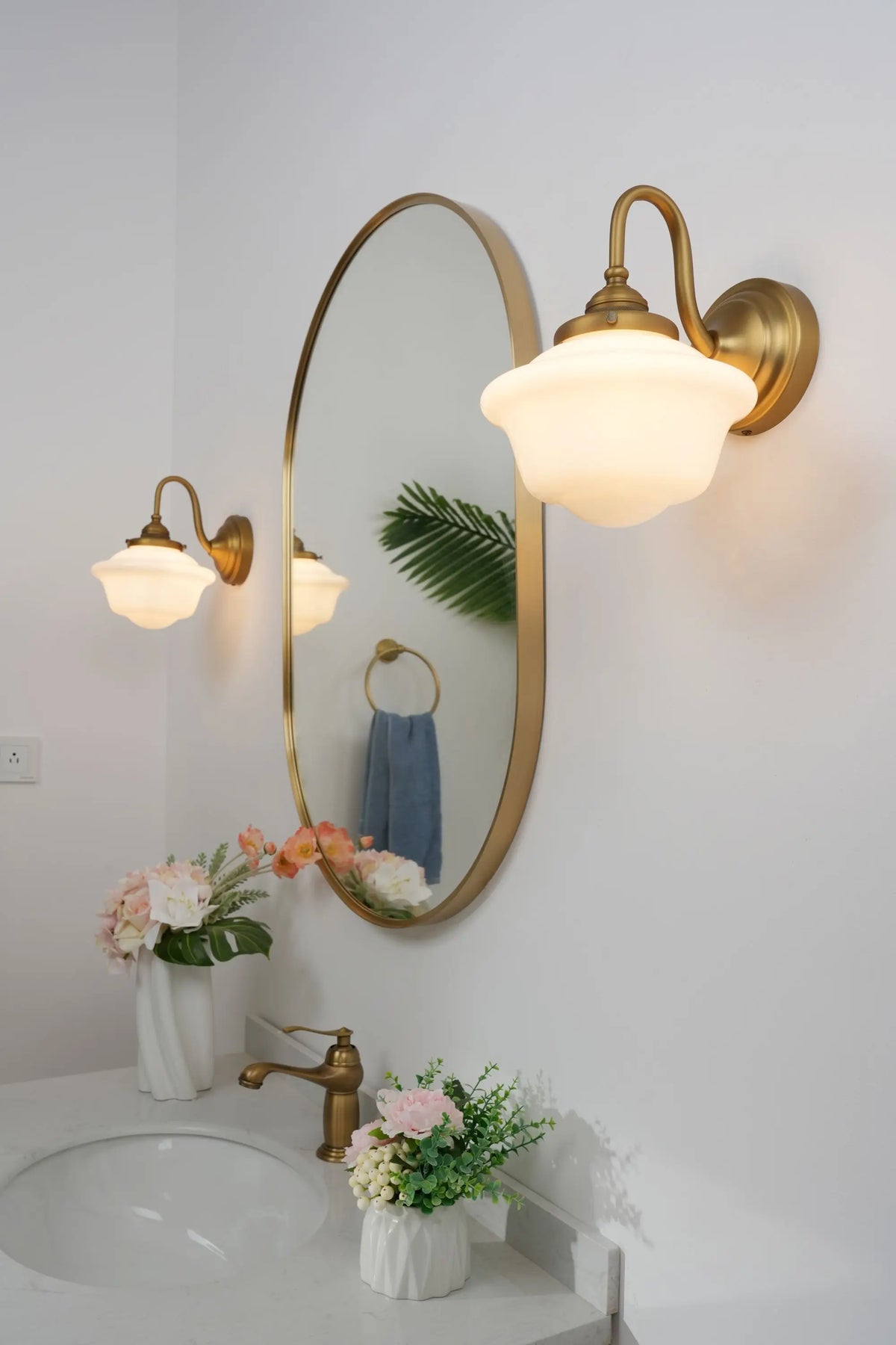 Arandela de Parede Vintage Phansthy com Vidro Branco Leitoso, Luminária para Banheiro, Sala de Estar, Hall de Entrada, Loft, Quarto e Casa de Campo