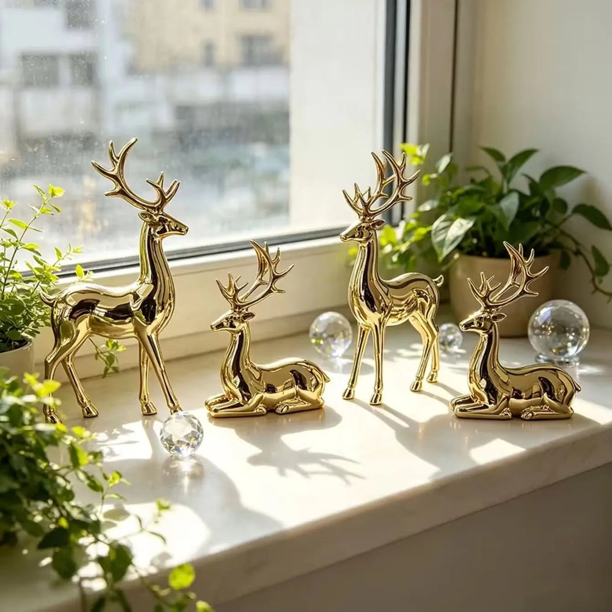 Conjunto de 2 peças de enfeites de rena banhados a ouro, enfeites de mesa em posição de pé e deitada, decoração de Natal para casa.