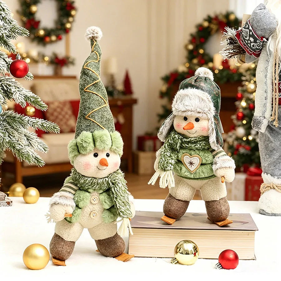 Estatuetas de bonecos de neve verdes para o Natal, decoração de cenas natalinas e enfeites de bonecos que realçam o ambiente, disponíveis em vários estilos, incluindo renas, bonecos de neve e designs de snowboard/esqui, adequados para decorações de férias, vitrines de shoppings e hotéis.