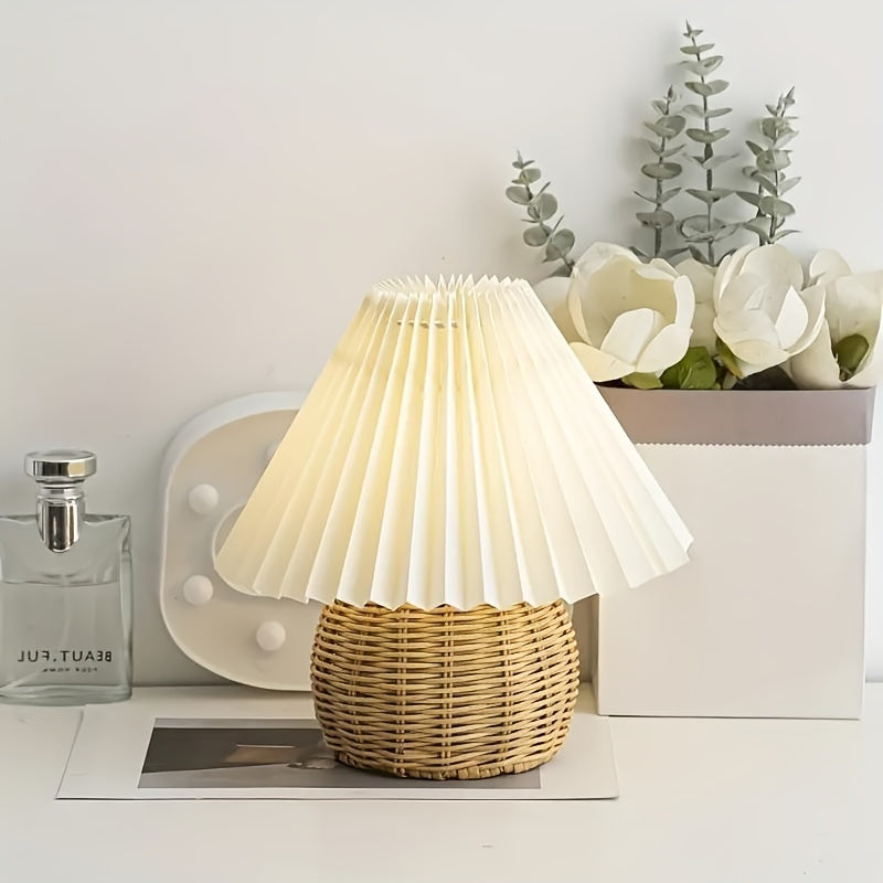 Abajur de Cúpula Plissada com Base de Metal, Branco