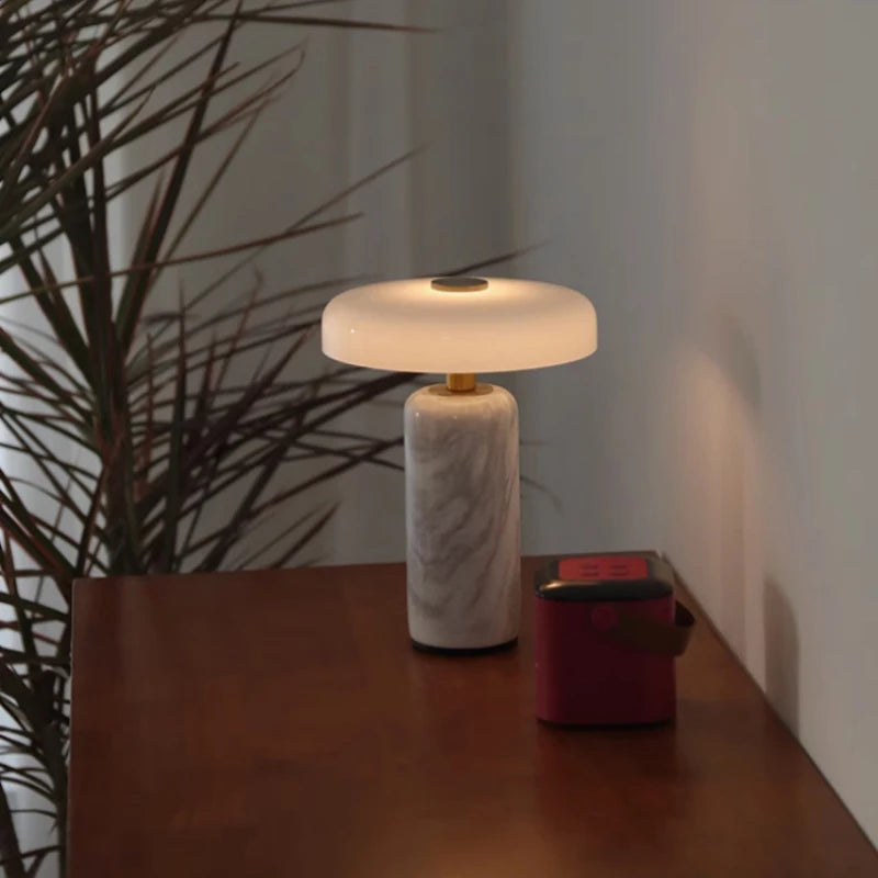 Luminária de Mesa LED com Bateria Recarregável, Estilo Art Deco, Vidro e Mármore